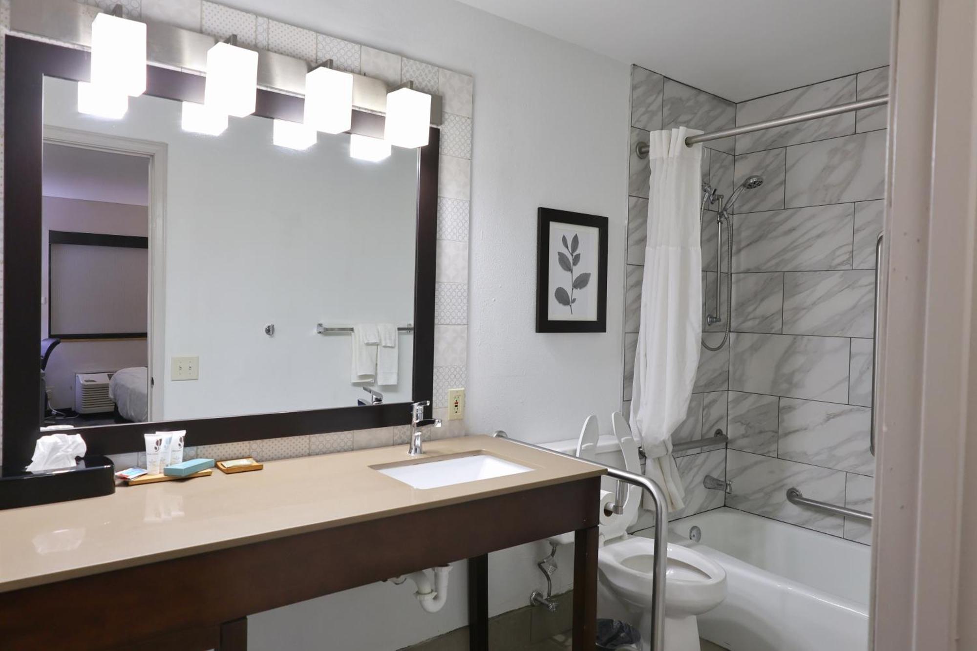 Country Inn & Suites By Radisson, Sparta, Wi Luaran gambar
