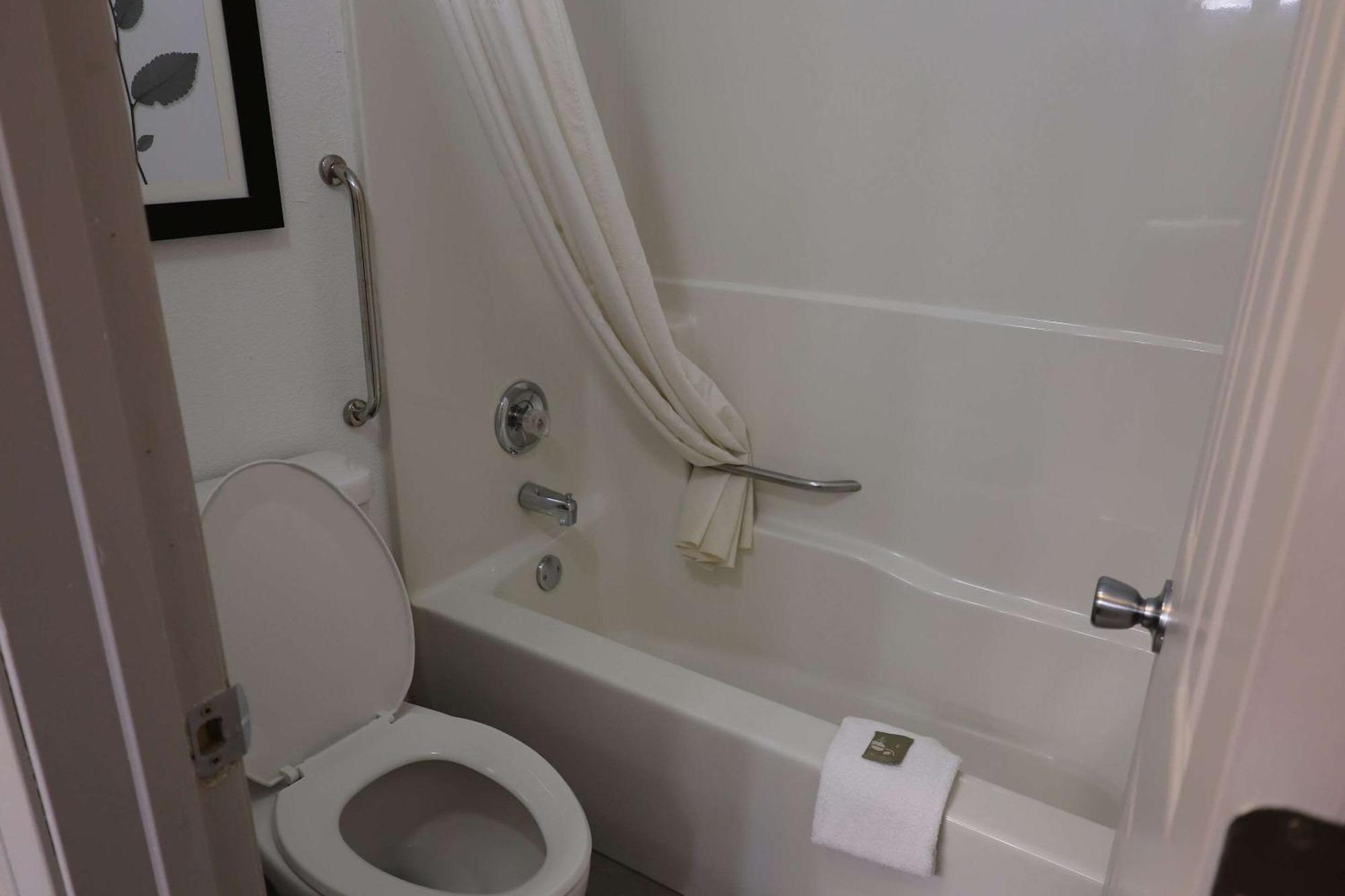 Country Inn & Suites By Radisson, Sparta, Wi Luaran gambar