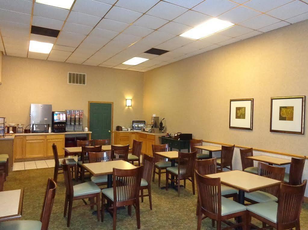 Country Inn & Suites By Radisson, Sparta, Wi Luaran gambar